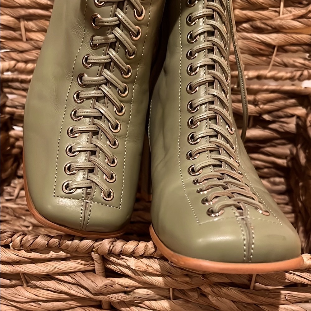 Jeffrey Campbell Lace up green booties -with defect